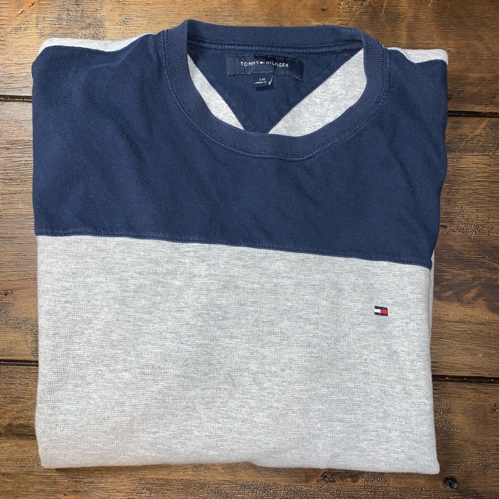 Tommy Hilfiger tee large